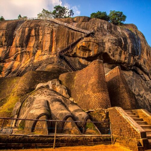 111543921Sigiriya_ROck